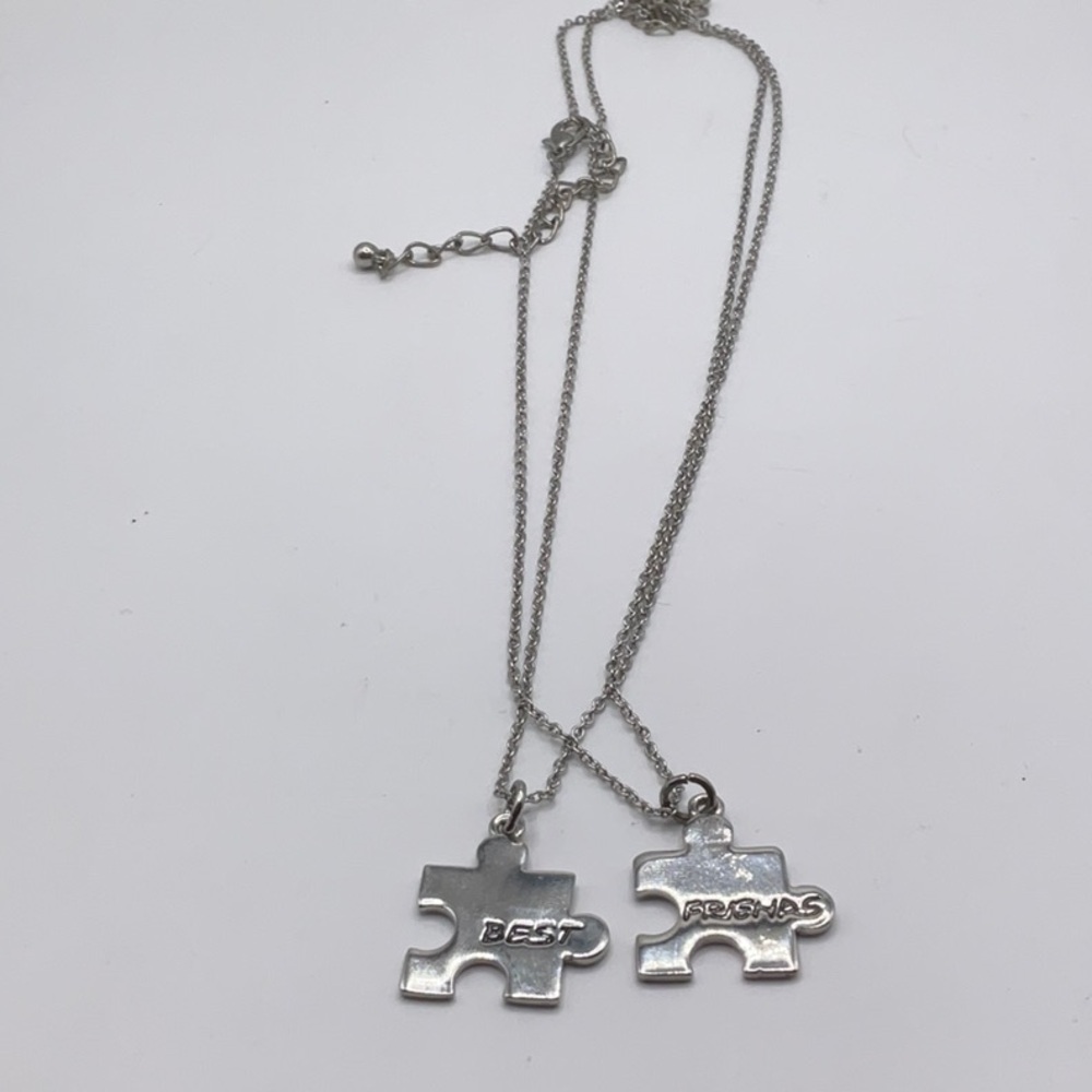 NWOT Silver Puzzle Piece Best Friends Necklace